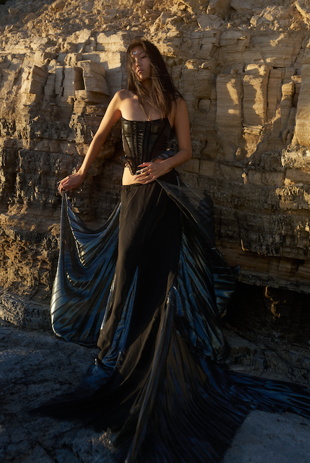 The Tail in Whimsy Black