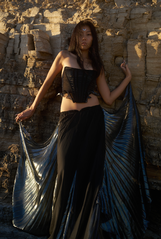 The Tail in Whimsy Black