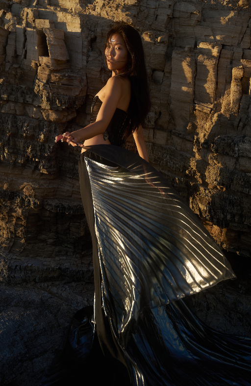 The Tail in Whimsy Black