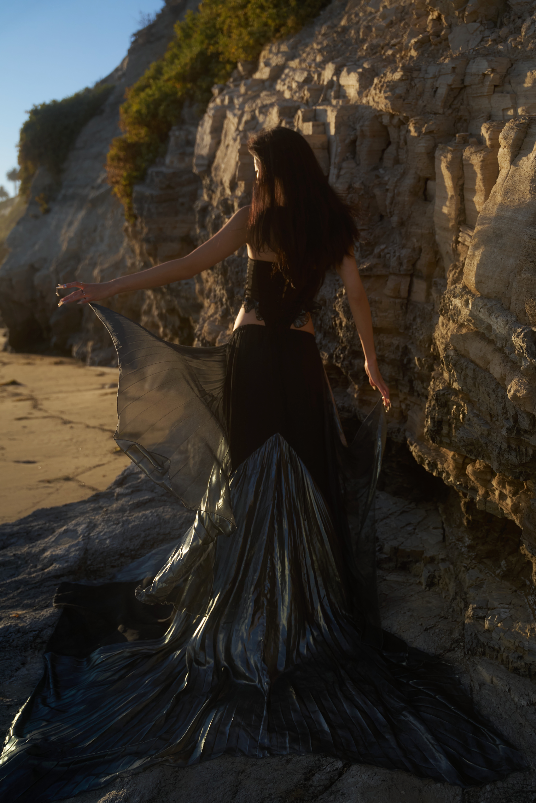 The Tail in Whimsy Black