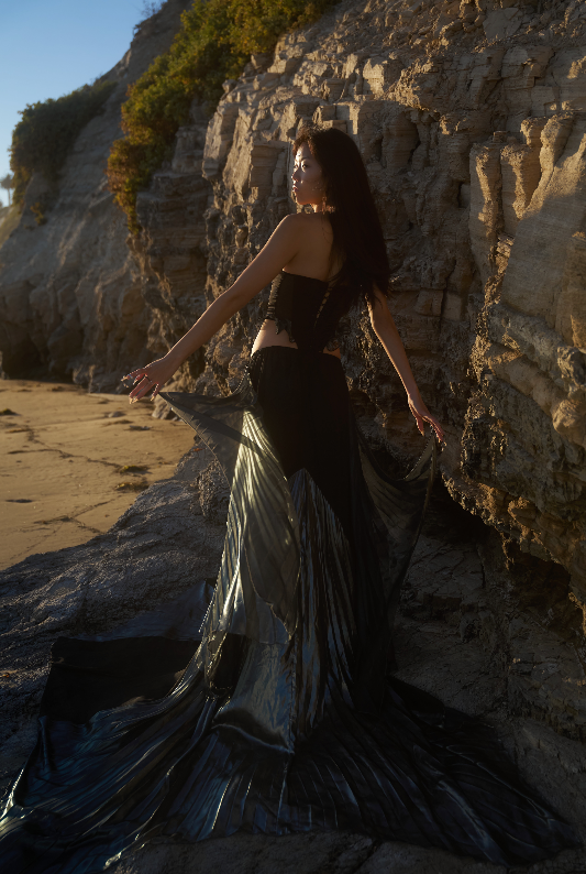 The Tail in Whimsy Black