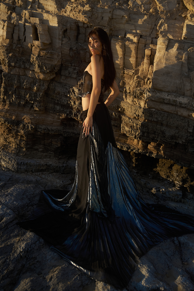 The Tail in Whimsy Black