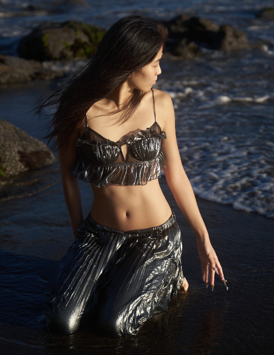 Sea Shell Top in Whimsy Black